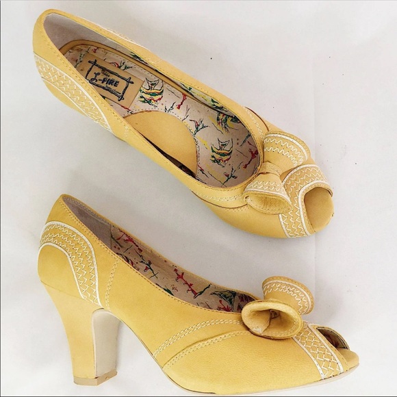 IN SEARCH OF MISS L FIRE - Picture 1 of 3